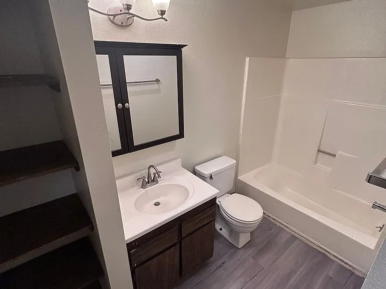 795 Elm Ave — Photo 10