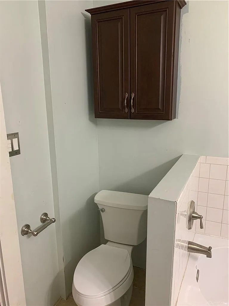 3 bed, 1.0 bath, 1080 sqft, $1,475 — Photo 3