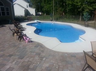 39 Galante Cir, Webster, NY 14580