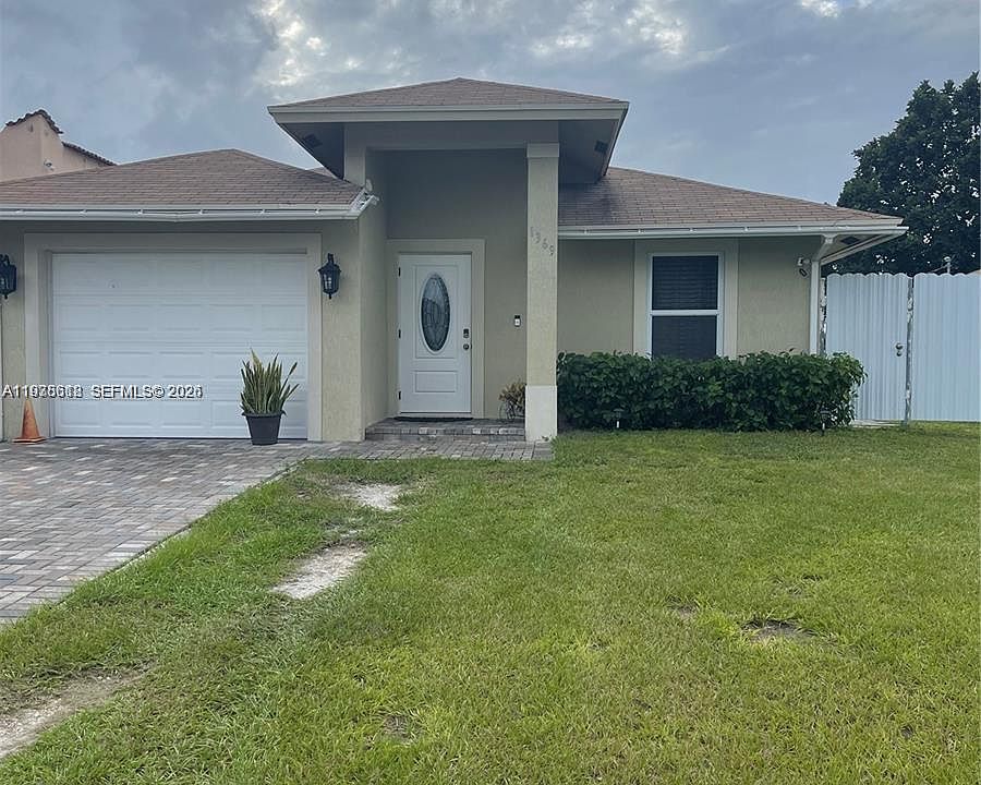 1st image of 1369 Rainbow Ave