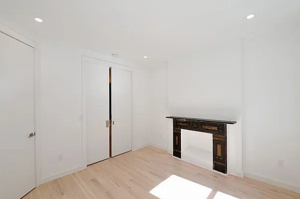 Rented by Aether Property Group | media 14