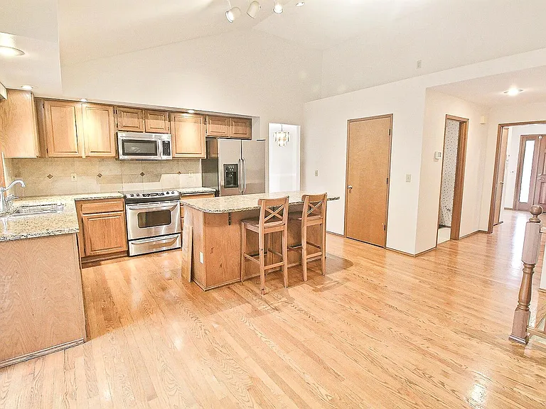 23952 SE 40th Pl — Photo 5