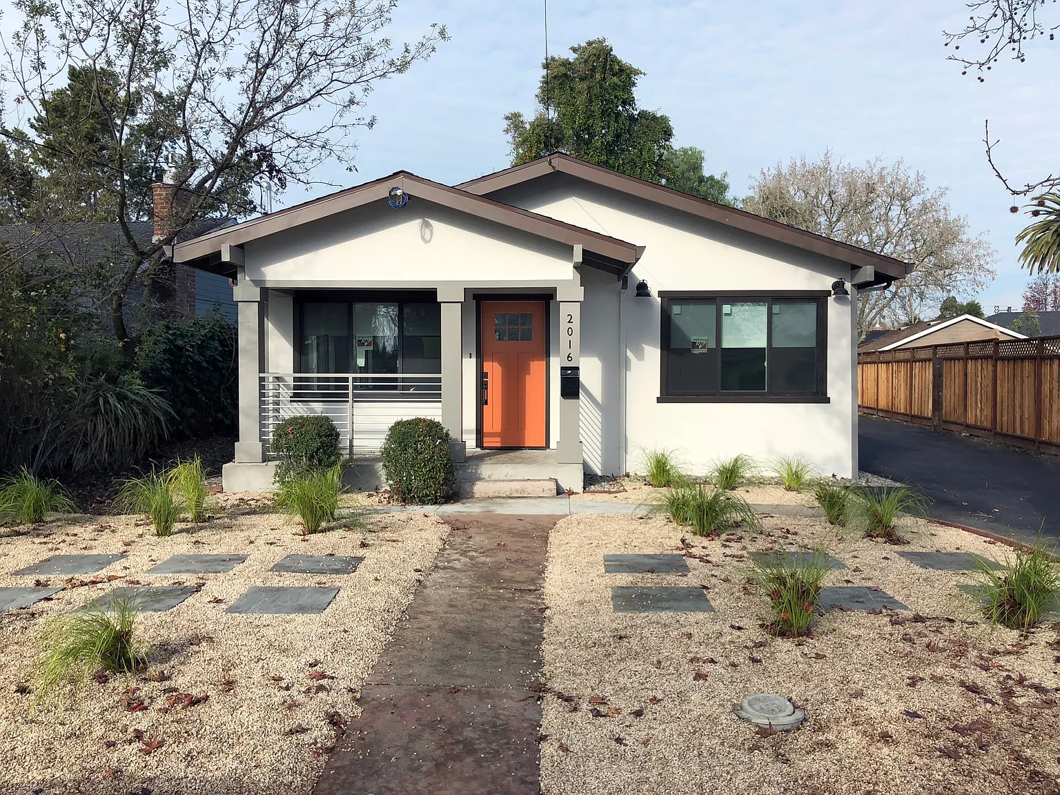 2 bed, 720 sqft, $3,600 — Photo 2