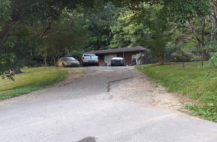 2nd image of 118 Oliver St