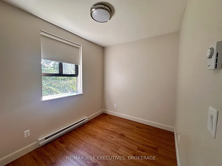 1020 Pembridge Cres #301 — Photo 9