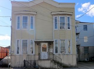 698 Market St, Newark, NJ 07105