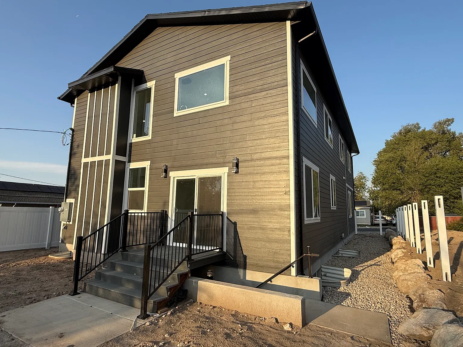 3 bed, 2.5 bath, 3400 sqft, $2,700 — Photo 2