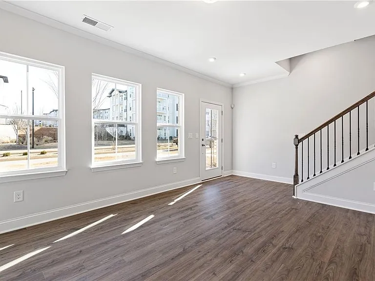 801 Cameron Trl — Photo 11