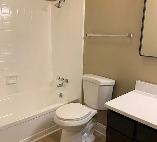3105 Fairington Dr — Photo 10