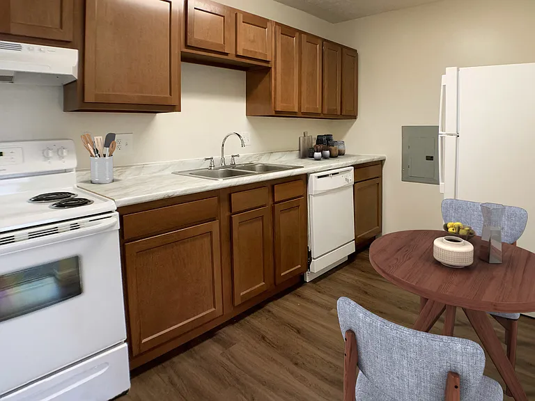 Crown Station Apartments — Photo 20
