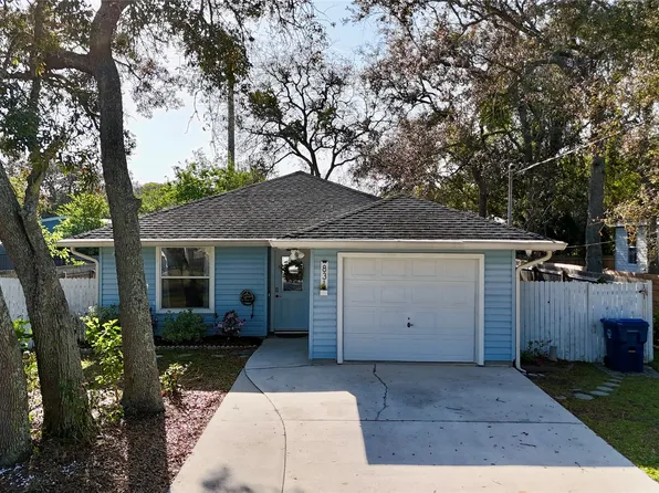 831 Division St, Fernandina Beach, FL 32034