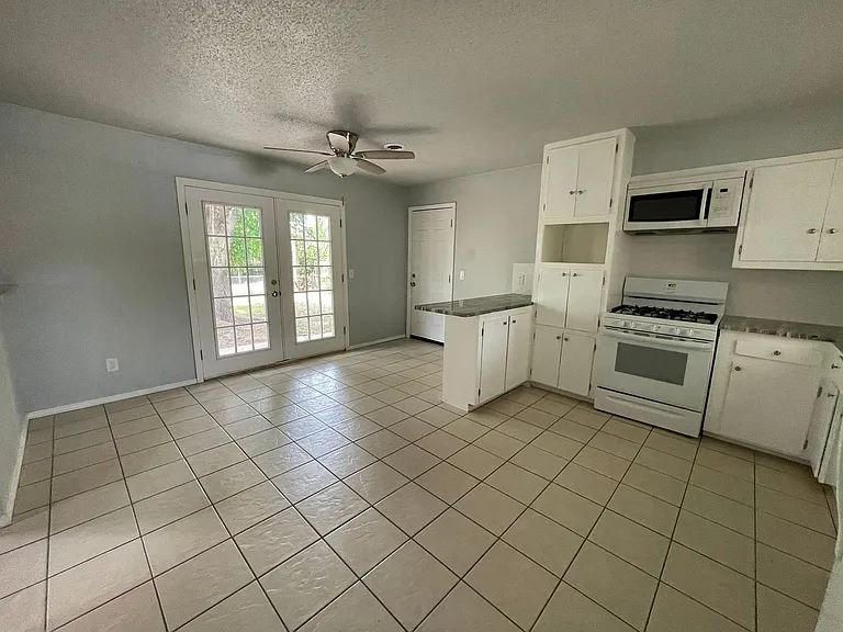 5808 NW Liberty Ave — Photo 8