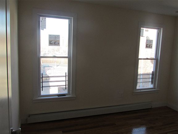 3rd image of 1349 Thieriot Ave