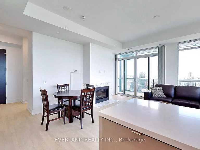 7 Grenville St #6105 — Photo 12