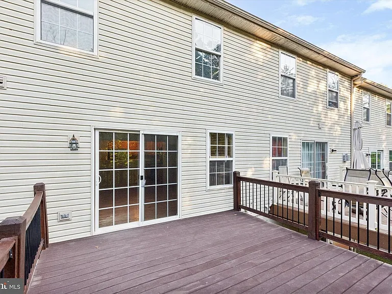 125 Vernon Ct — Photo 17