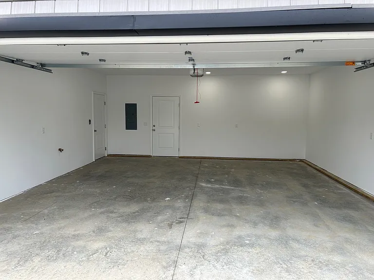 2964Enc_Garage_09252025