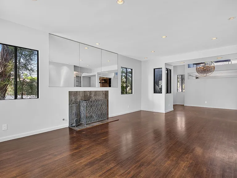 1727 Delaware Ave — Photo 35