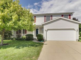 401 Lake Shore Cir, Bloomington, IL