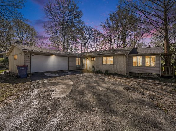 2270 Mapleleaf Ter NE, Grand Rapids, MI 49505