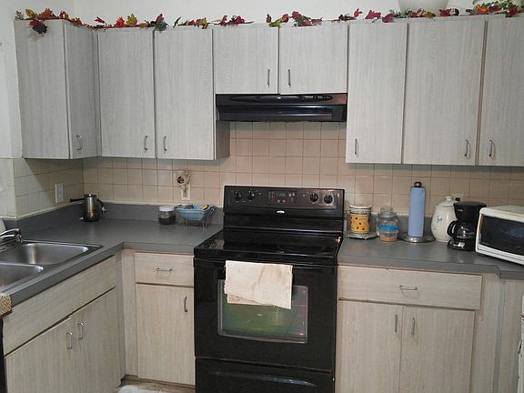 3rd image of 3047 SE Galt Cir