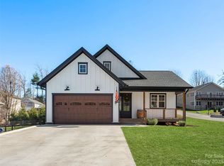 64 Meadow Creek Ln, Etowah, NC 28729