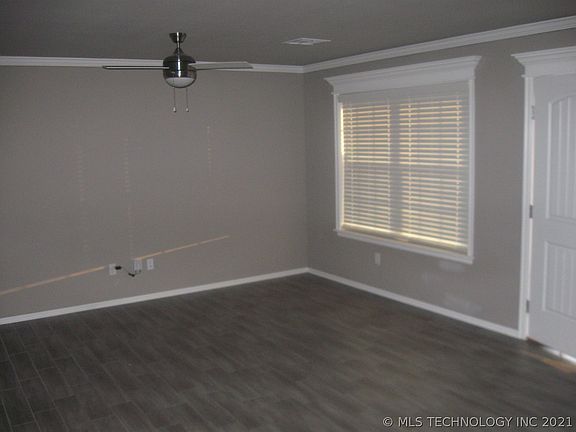 3rd image of 421 S Cherokee Ave