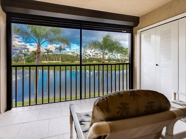 7360 Saint Ives Way APT 2203, Naples, FL 34104
