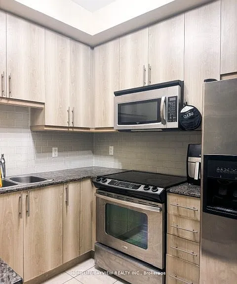 18 Holmes Ave #501 — Photo 7