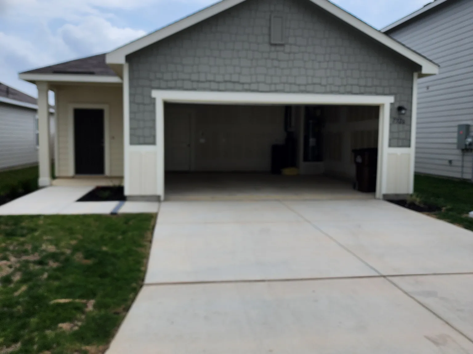 3 bed, 1412 sqft, $1,850 — Photo 2