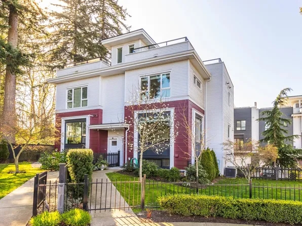 2218 Oak Meadows Dr #235, Surrey, BC V3Z 0W6