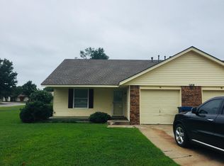 1208 N Willow Dr #A, Claremore, OK 74017