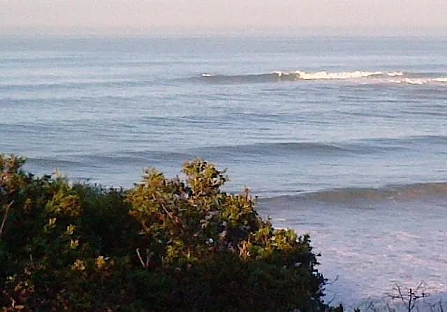 This is the view from the end of the street. North reef off Mariposa.