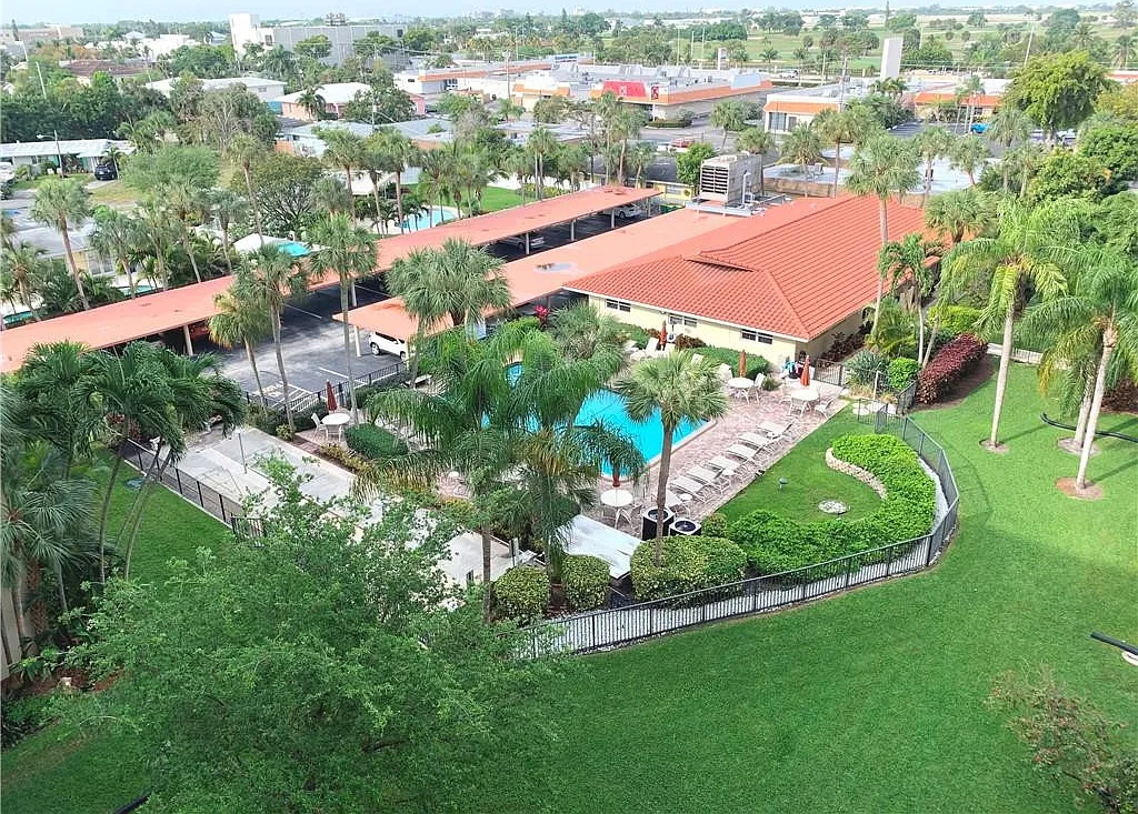 Garden-Aire Village South — Photo 1