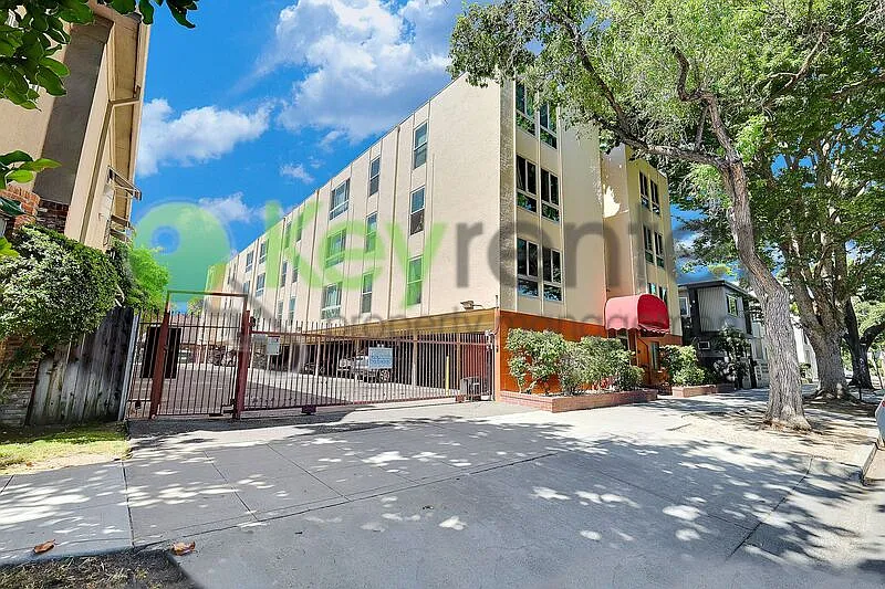 2320 P St #309