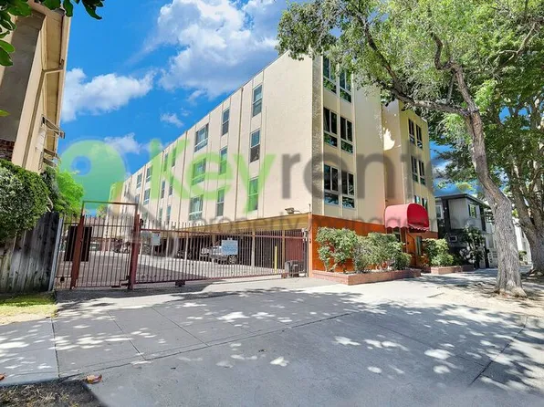 2320 P St APT 309, Sacramento, CA 95816