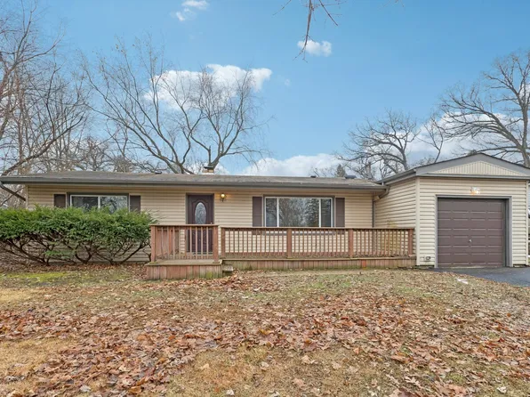 1915 W Oakleaf Dr, McHenry, IL 60051