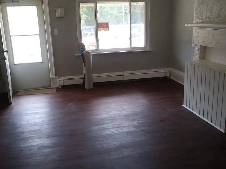 1328 Main St — Photo 5
