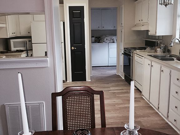 kitchen/dining area