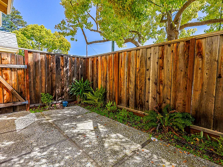 1207 Smith Ave — Photo 36