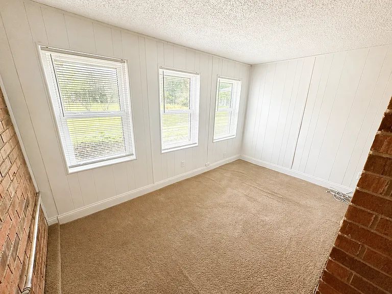 2504 Lake Rd — Photo 12