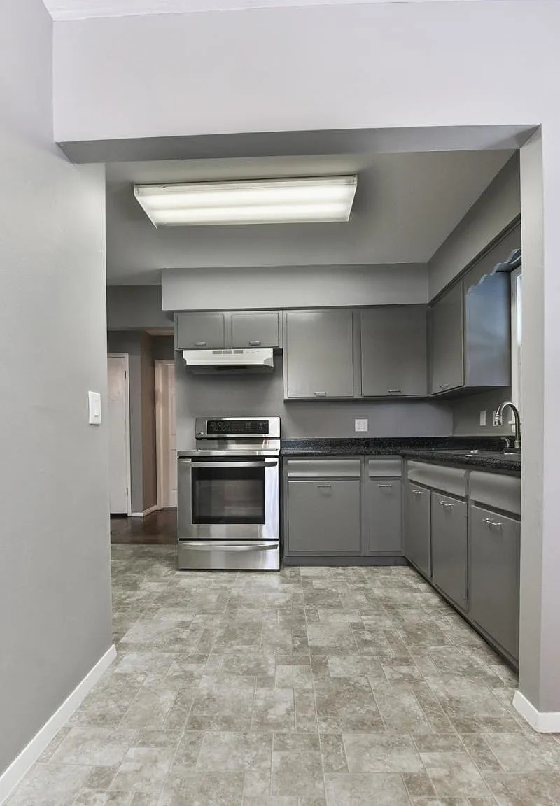 5512 Orchard Avenue — Photo 1
