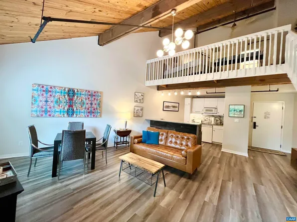 162 Mountain Inn Loop, Wintergreen Resort, VA 22967