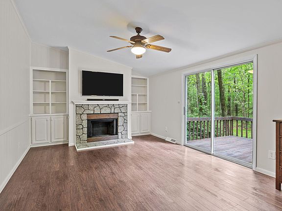 3rd image of 48 Foster Ln
