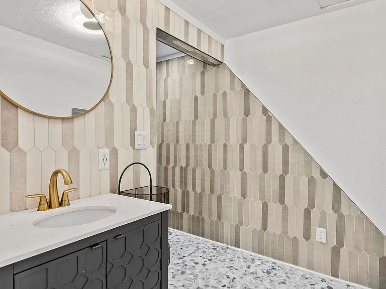 503 N 2nd St #6 — Photo 2