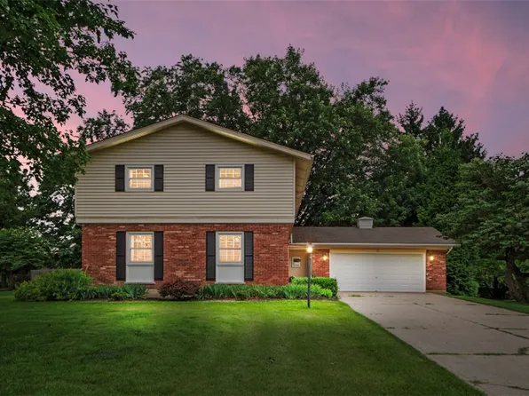 8755 Meadow View Dr, West Chester, OH 45069