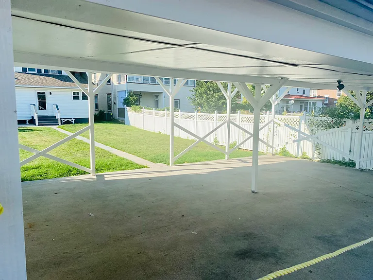 106 W Caracas Ave — Photo 19