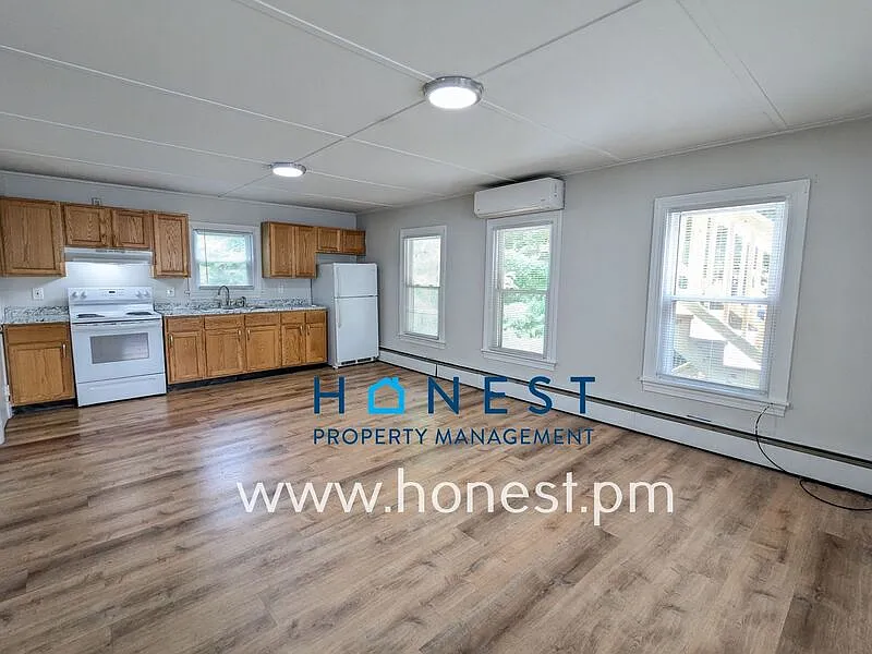 2 bed, 1.0 bath, 100 sqft, $1,250 — Photo 4