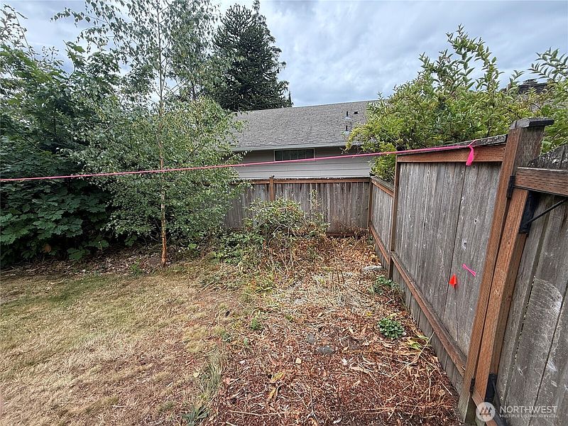 3rd image of 86 xx Holly Lane