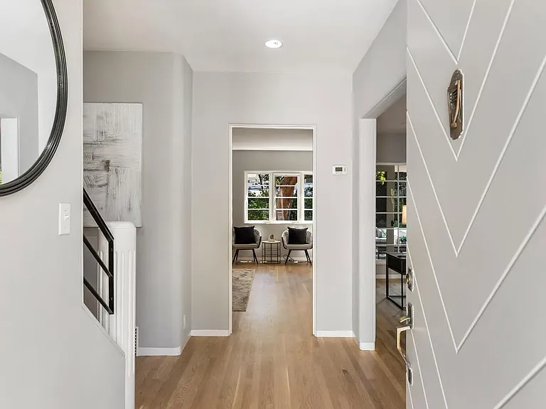 450 N California Ave — Photo 3