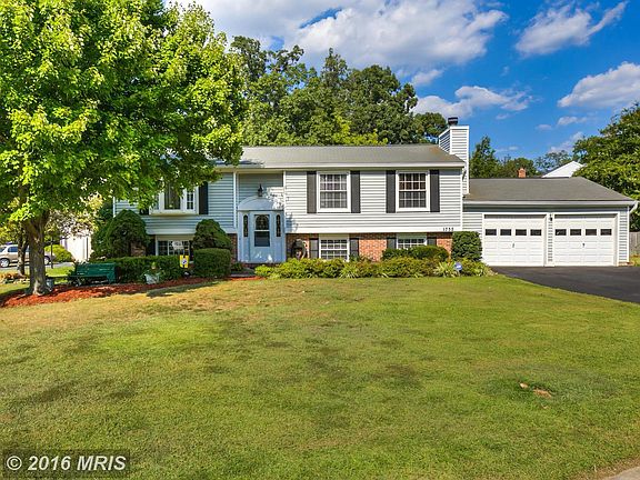 2nd image of 1732 Whitewood Ln